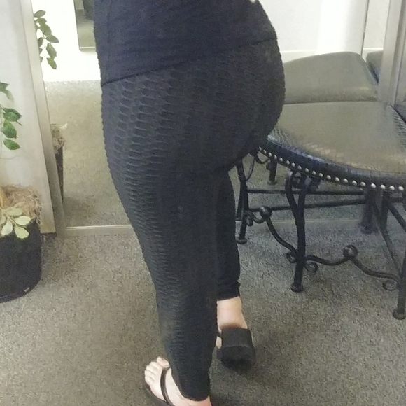 SEXY TikTok Black Leggings - Picture 4 of 13